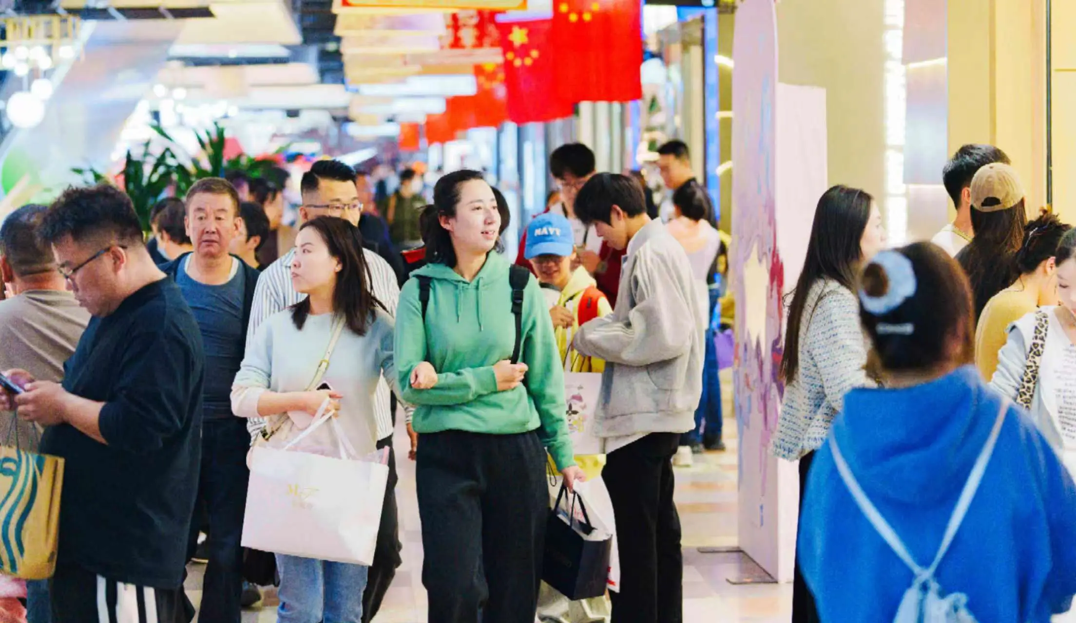 3公里内的商业革命揭秘：为什么“附近叫服务”正在吞噬传统消费市场？