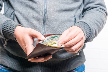 乌克兰美女真的可以花钱买吗？