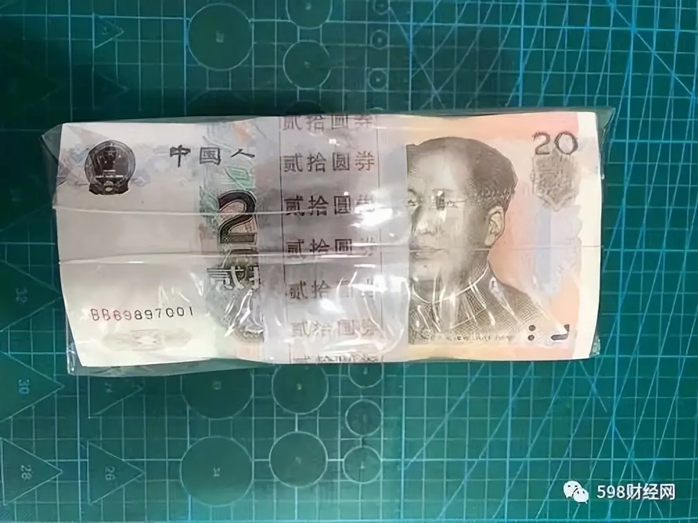 为何20岁女性陷200米卖身困境_三组数据揭示生存成本真相