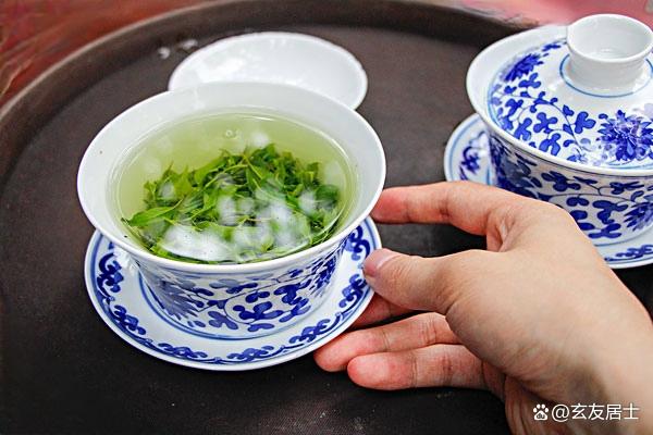 成都茶馆新手入门指南：如何像本地人一样喝盖碗茶？