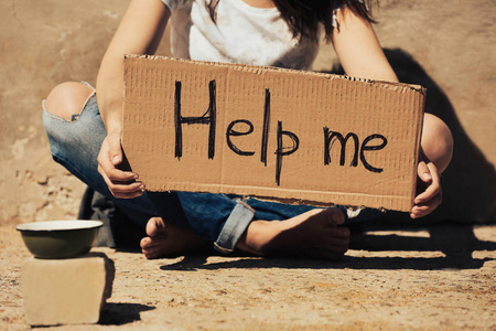 女性紧急联系人清单,30个关键时刻能救命的电话号码