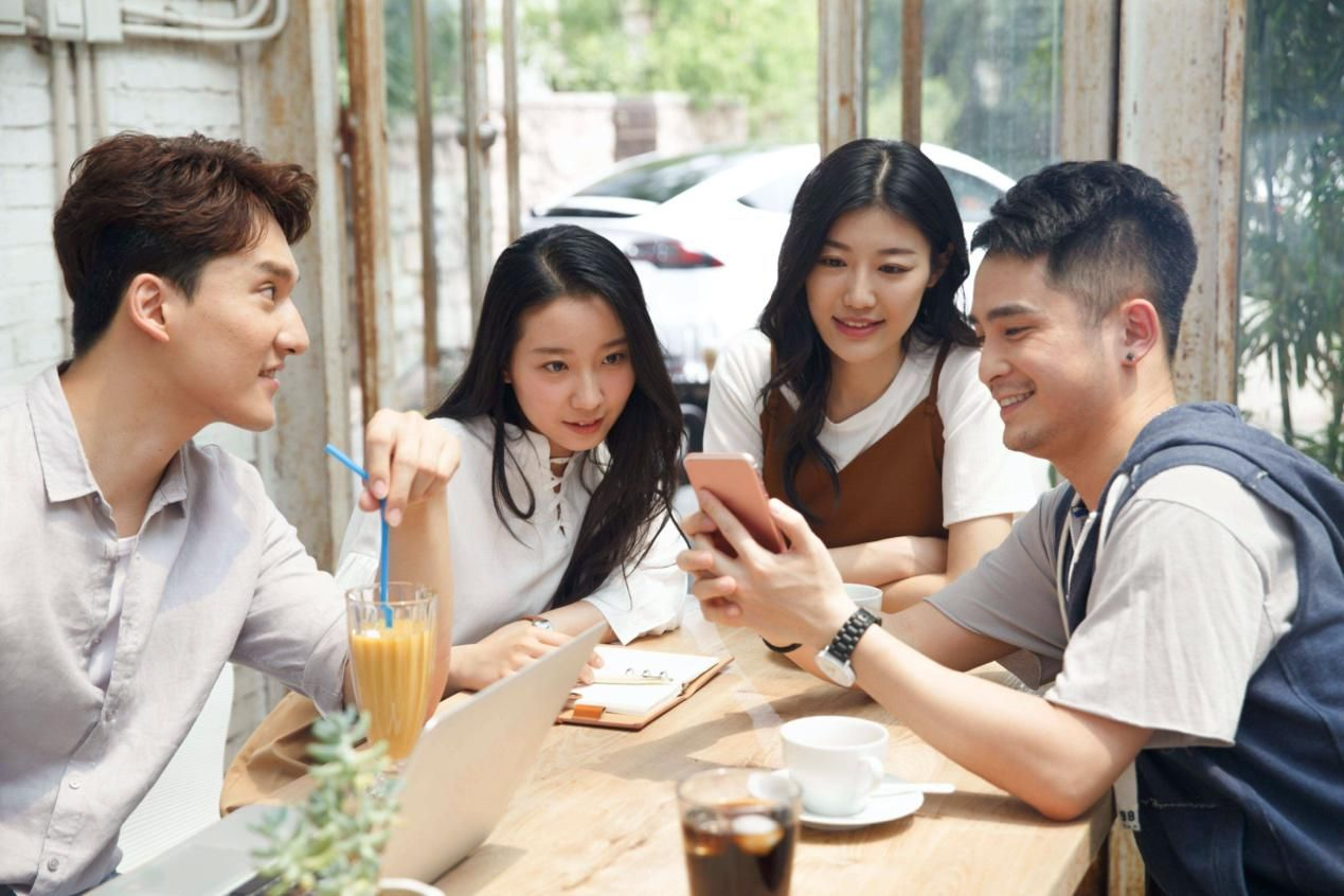 美团特殊女骑手：城市毛细血管中的逆光行者