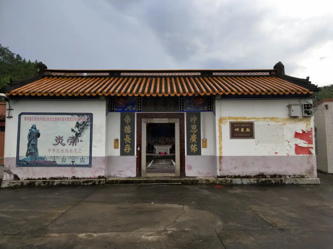 近期曝光的,东莞东坑角社大榕树小巷子