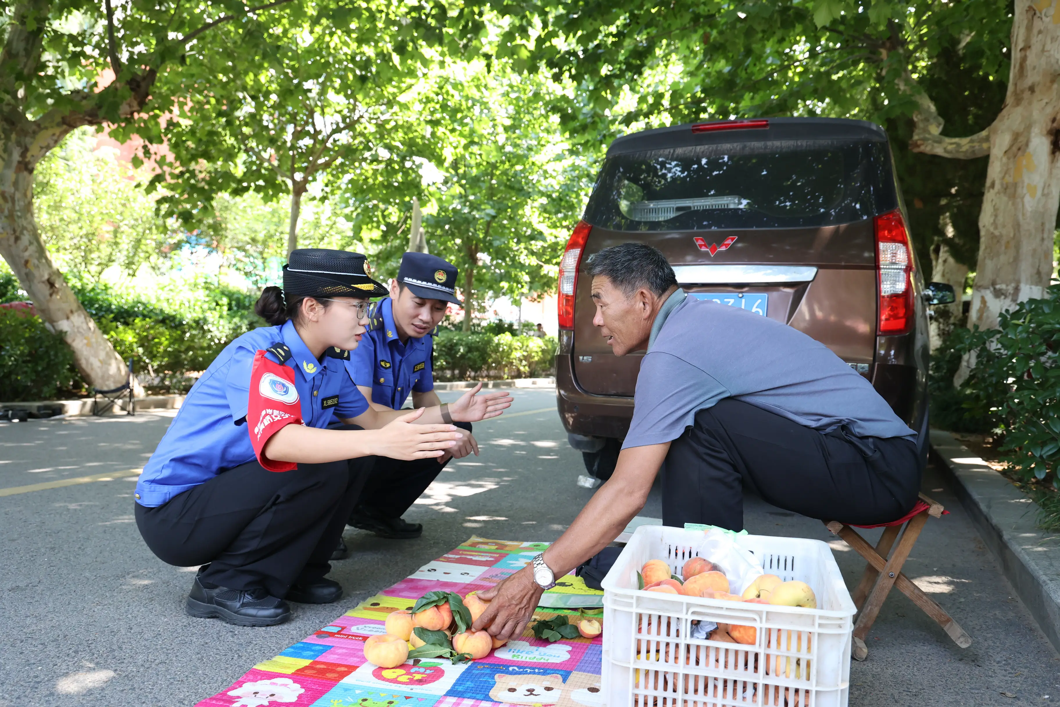 临夏三道街卖皮：黄土高原上的千年皮货传奇