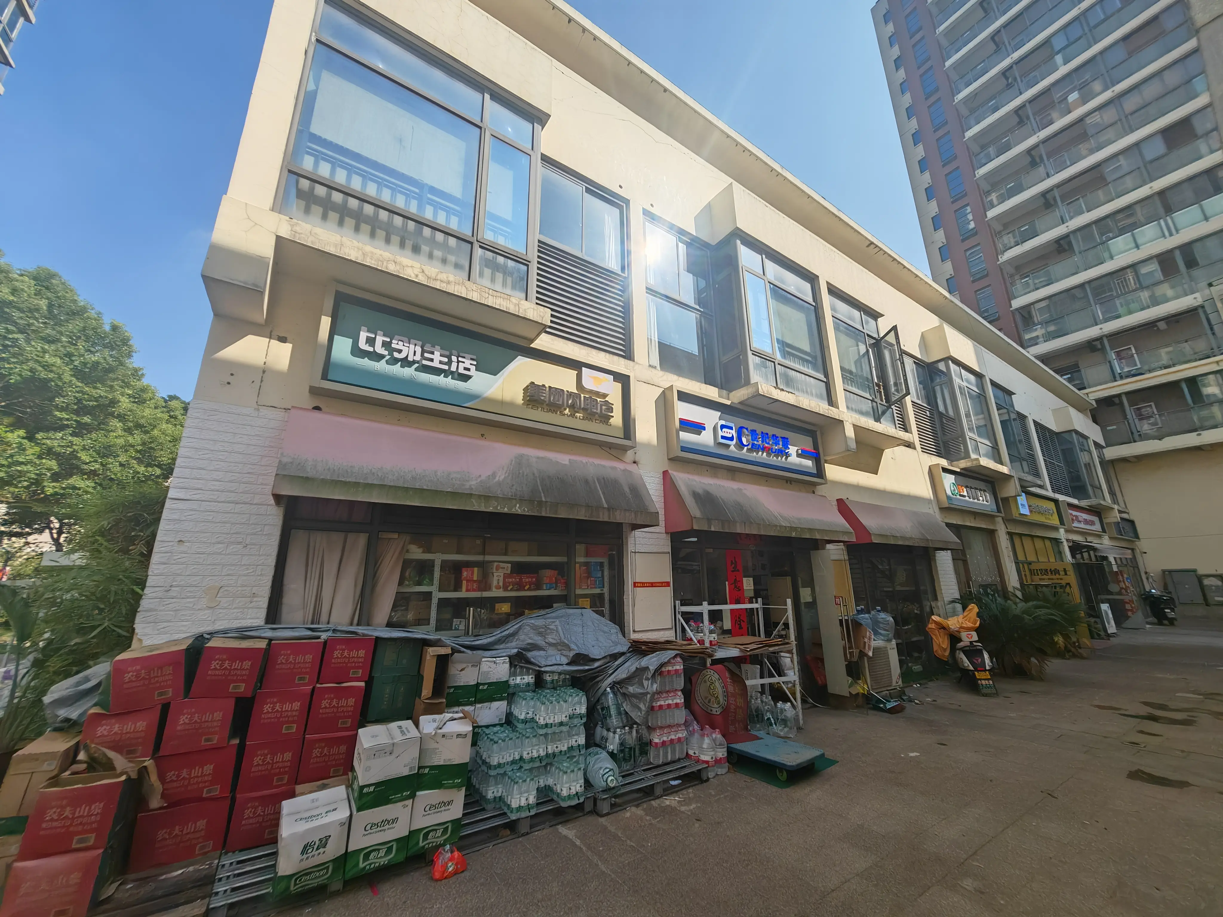 理发店卖快餐加300元究竟值不值得尝试