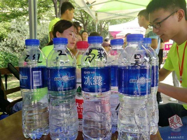 扫微信二维码上门服务如何颠覆传统服务模式？这3个关键点说透了