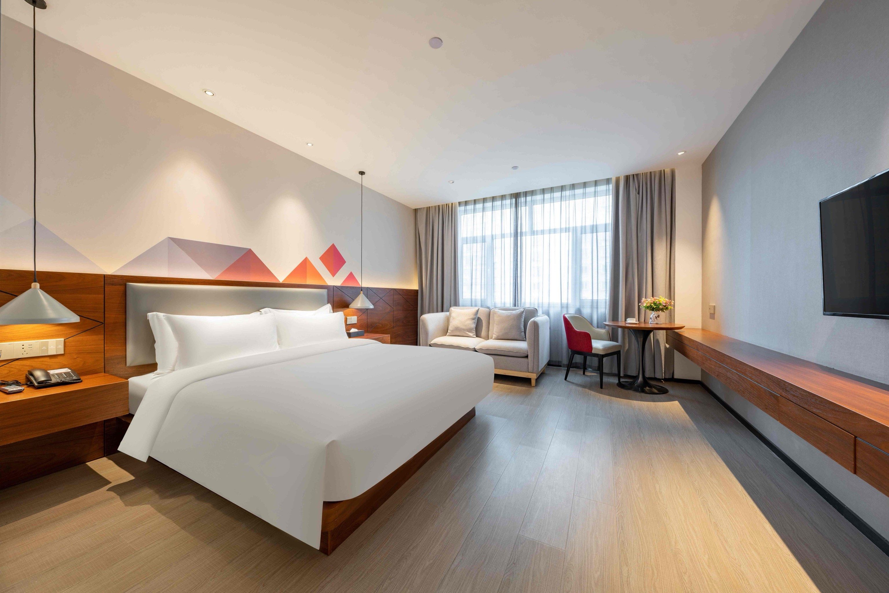 鹰潭一个人在酒店怎么叫服务