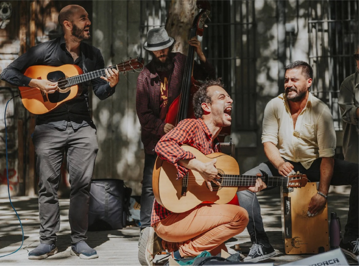 商丘火车站后街的秘密探秘：隐藏在市井中的密码江湖