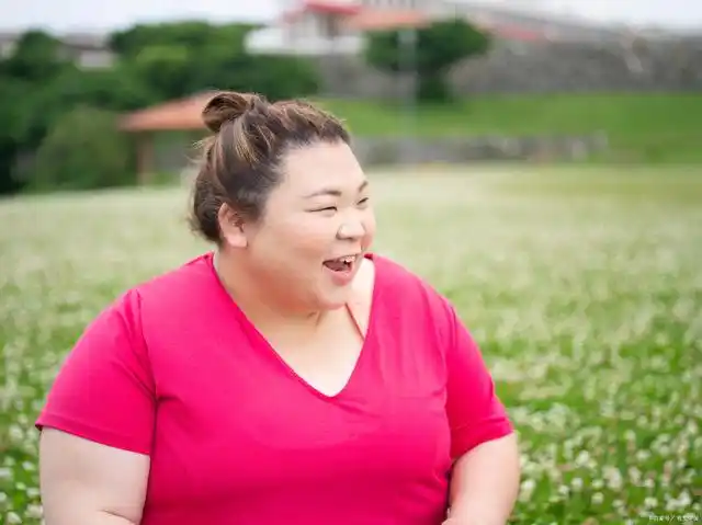 热点问题：棚户区胖女_减肥难题如何破_健康饮食+高效运动全攻略