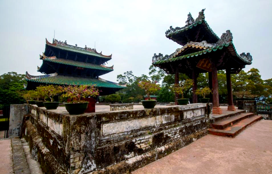 玉林火车站小巷子200块钱一次的背后故事，关于玉林和成都周边美食与旅游推荐