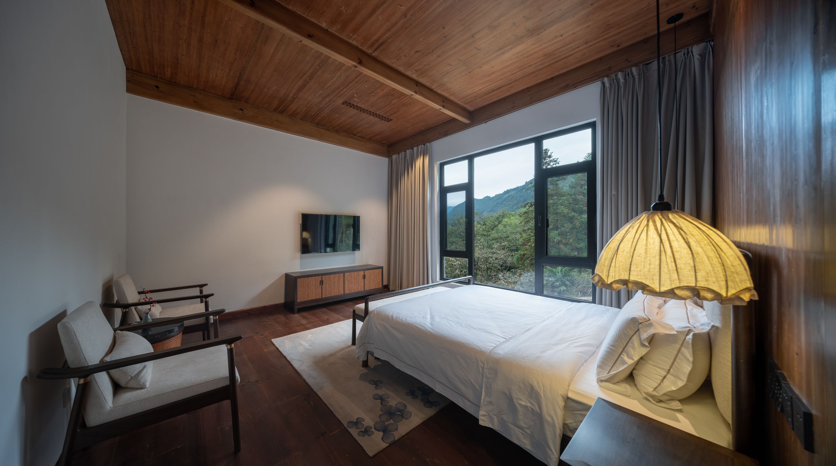 辽阳住宿攻略：酒店民宿与温泉体验全指南