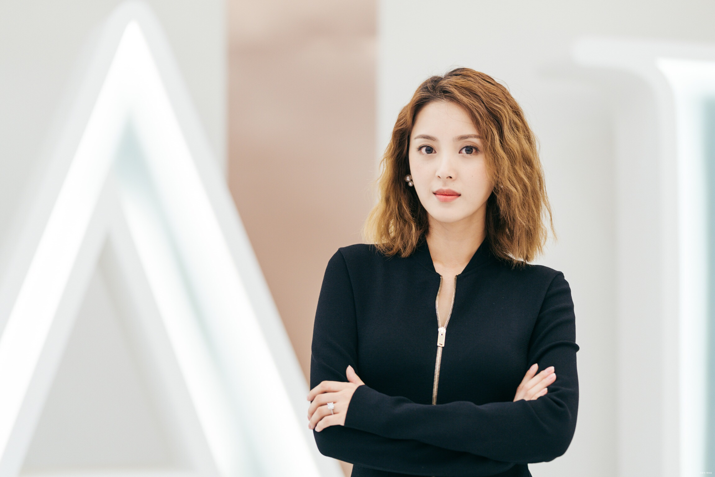 从厨房到云端：一个小妹联系群如何重构都市女性的生存法则