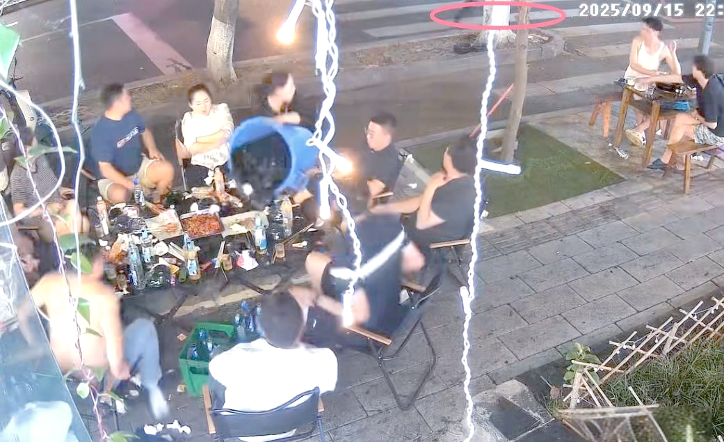 临夏三道街卖皮：黄土高原上的千年皮货传奇，街头卖笔的人都是啥组织