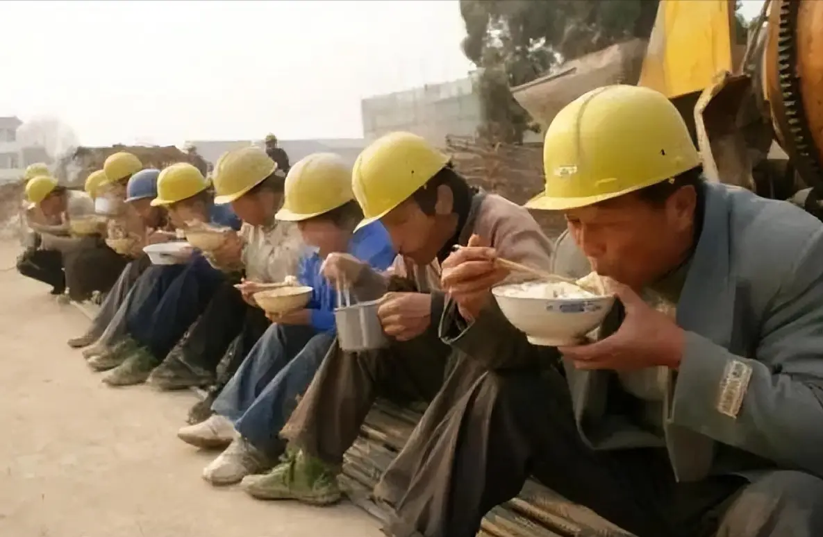 农民工公园交易现象调查：社会边缘群体的生存现实与治理思考