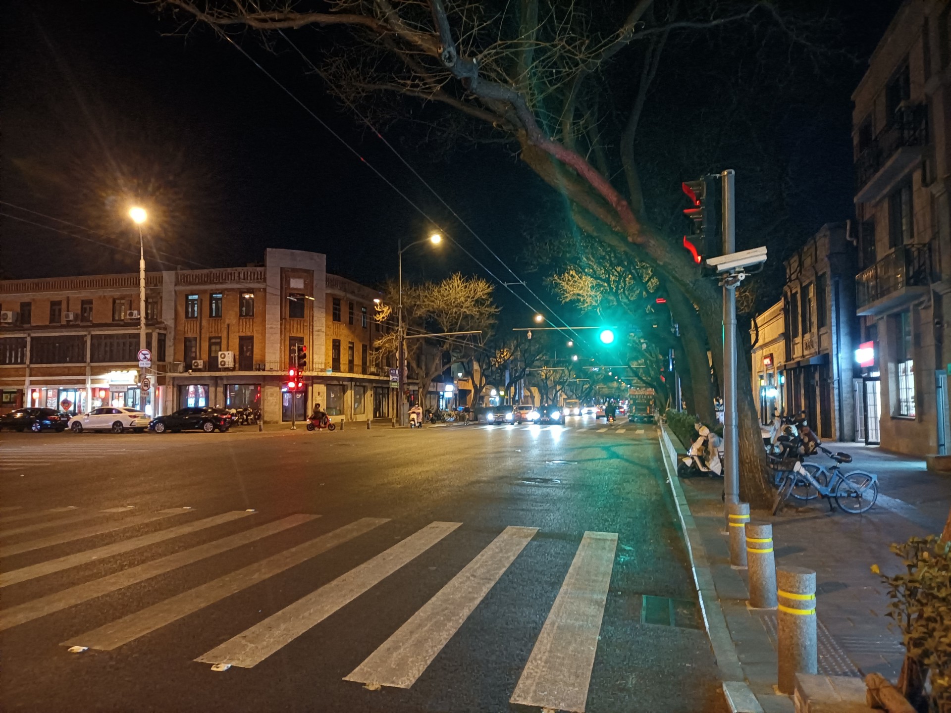 当我们在说'大街'时，到底在寻找什么？——城市公共空间的生存逻辑调查