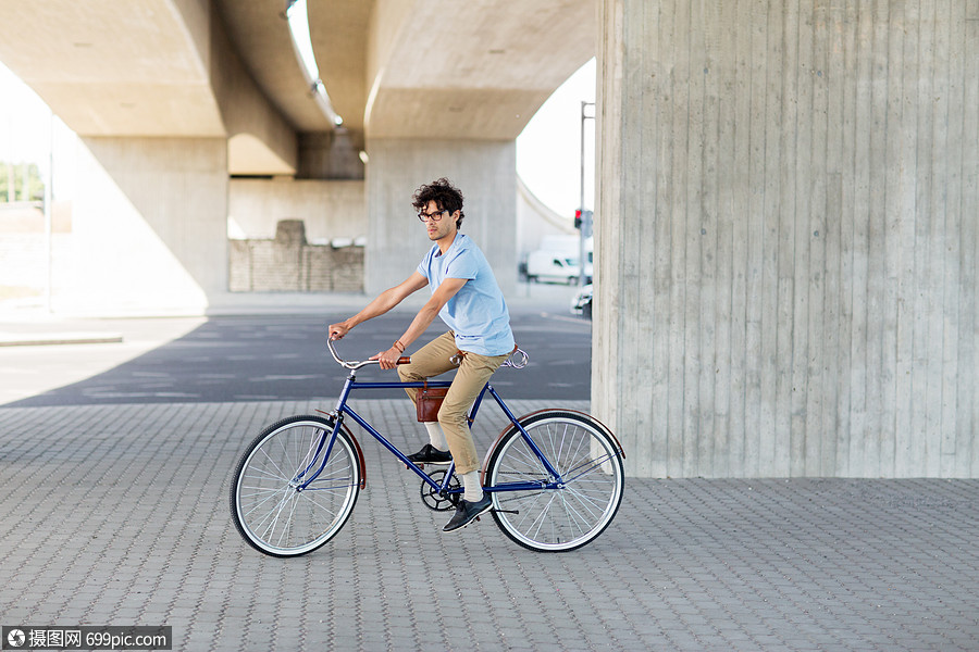 同城极速达服务如何重塑都市人的餐饮消费习惯？