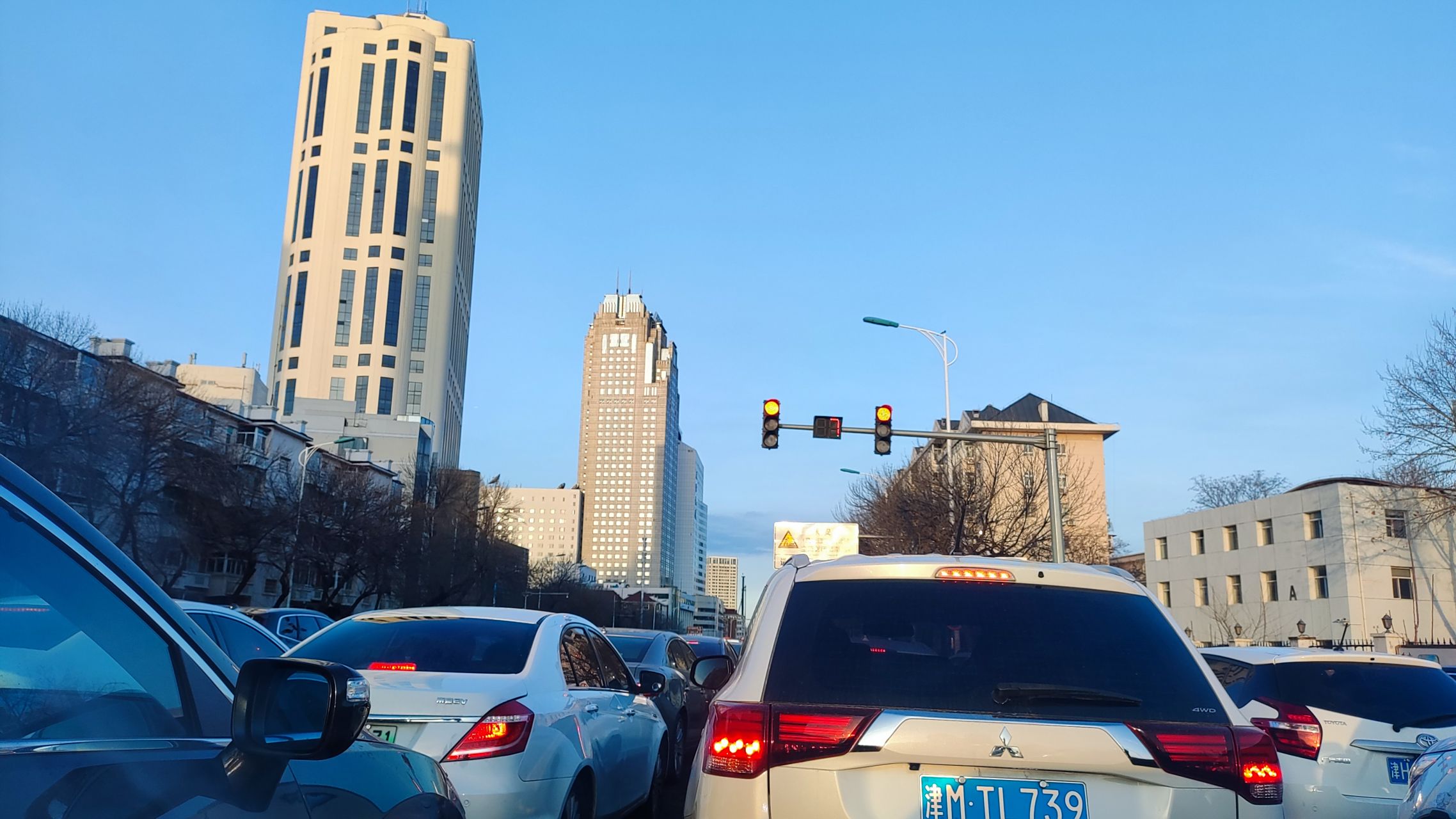 根据消息来源披露：上海宝山友谊路小姑娘 2025年真实生活场景与避坑指南