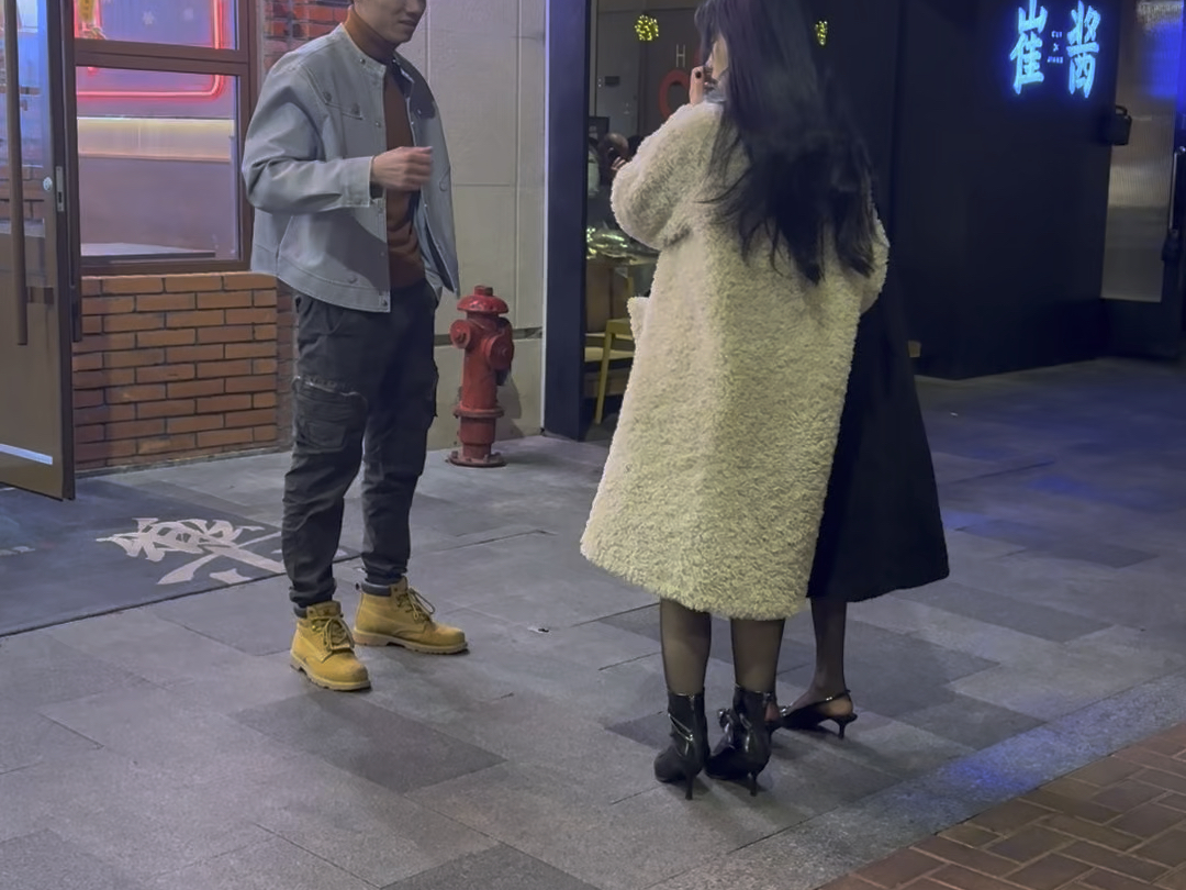 如何高效获取美女微信号？三种合法途径帮你节省90%的时间成本