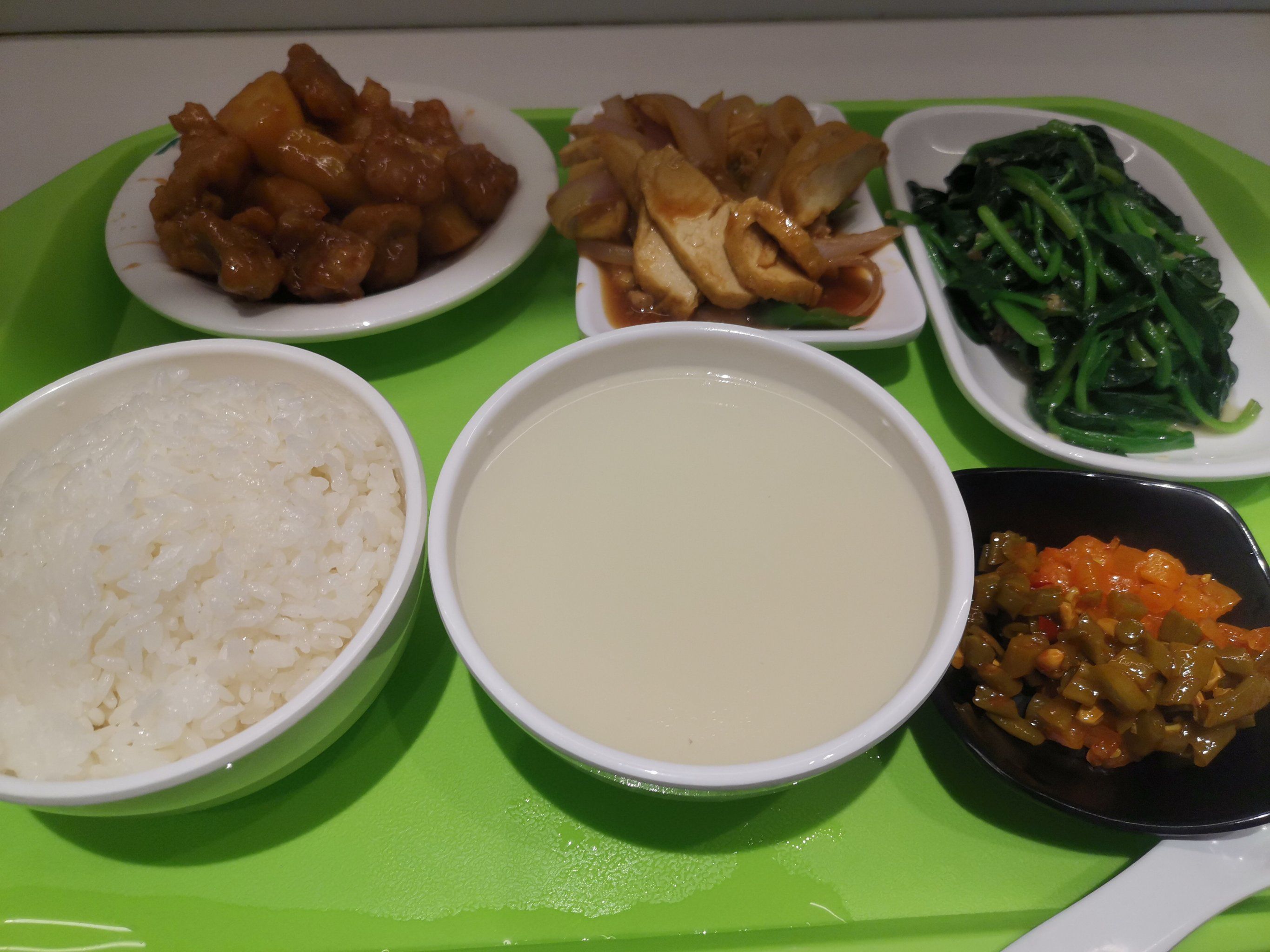 百元两小时快餐服务：都市青年的时间交易密码