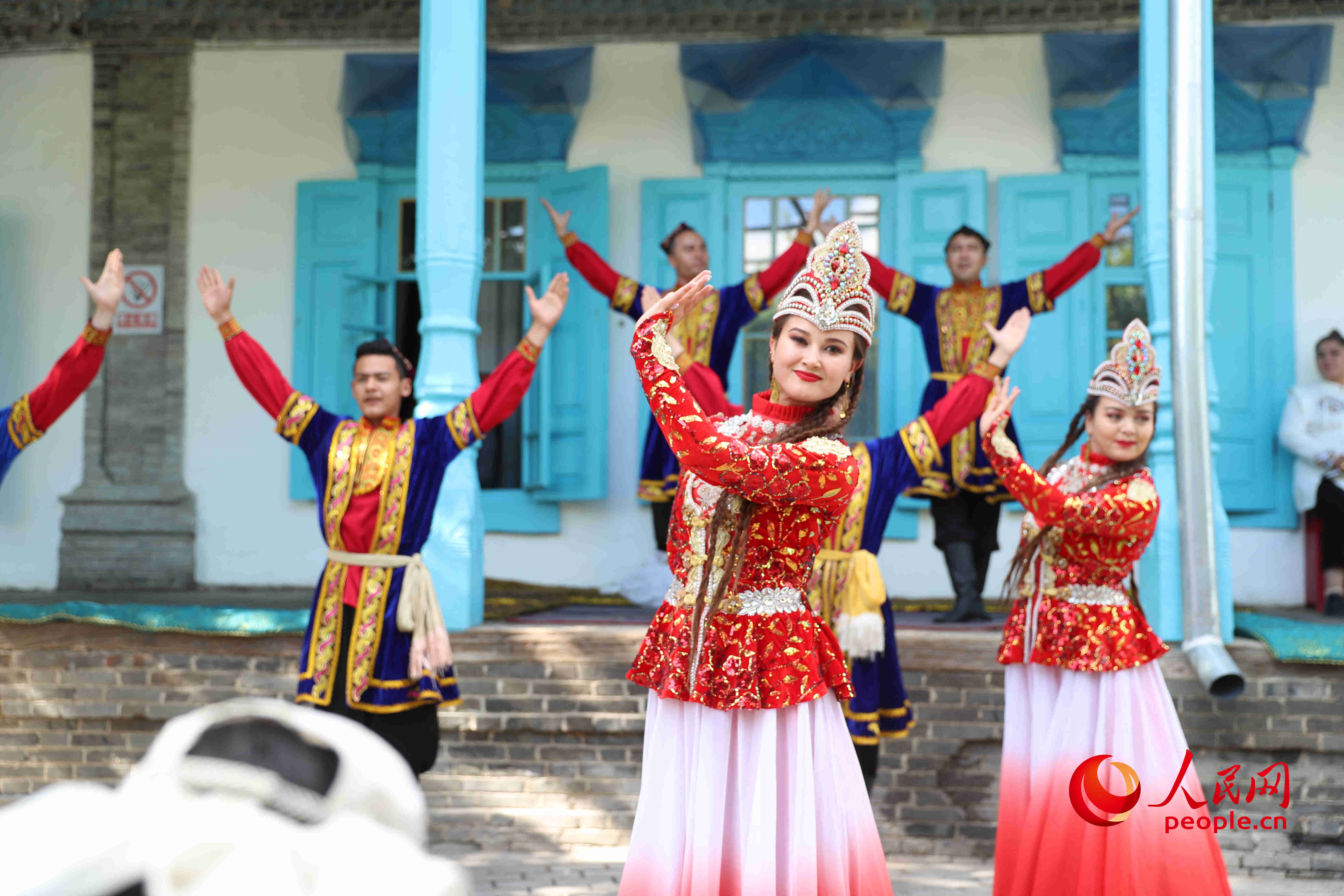 乌鲁木齐找维吾尔族女友要多少钱_费用构成与避坑指南全解析