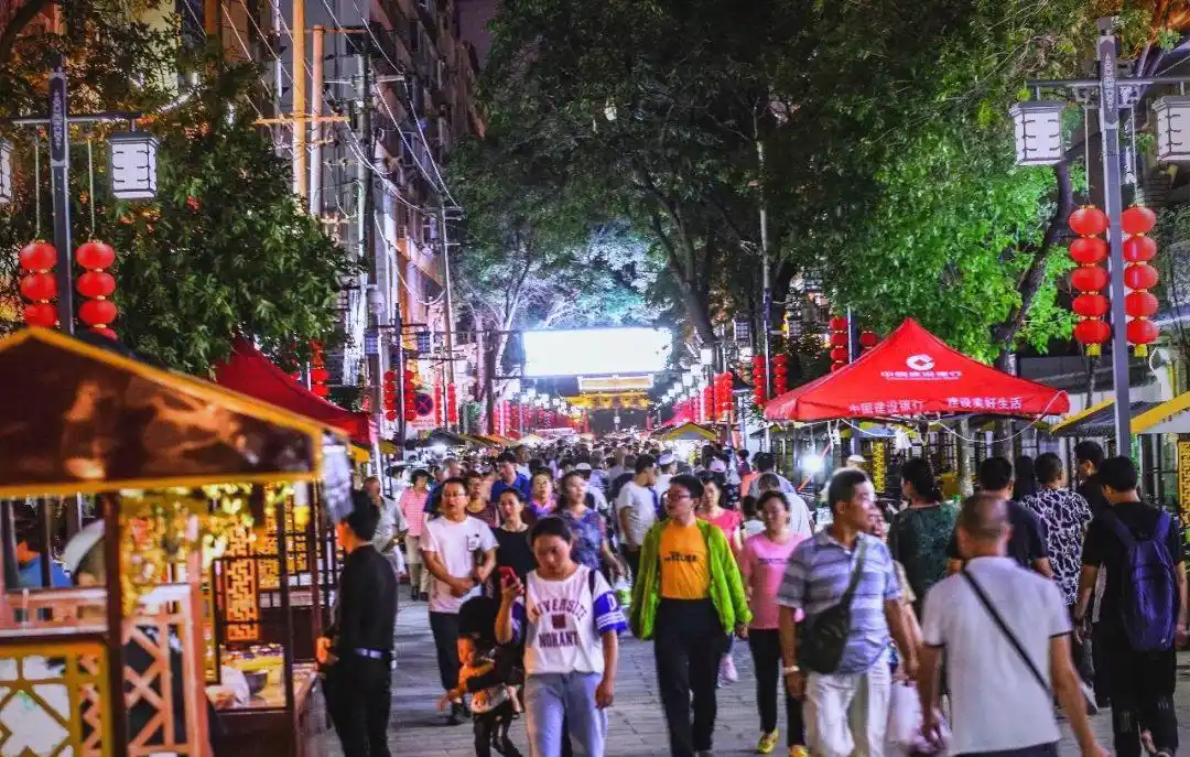 兰州西站一条街150元能吃到什么？